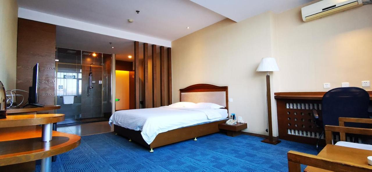 Longwu Boutique Hotel 3*